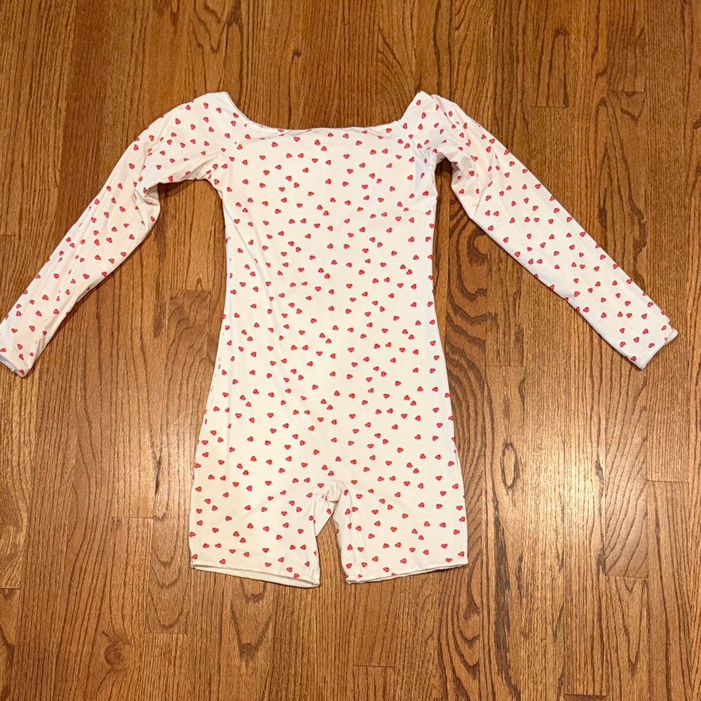 SKIMS White Long-Sleeve Heart Valentine’s Day “Fits Everyone” Romper, Size S